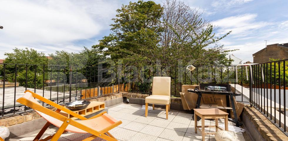 			NEW INSTRUCTION!, 2 Bedroom, 1 bath, 1 reception Flat			 Alexandra Road, TURNPIKE LANE 